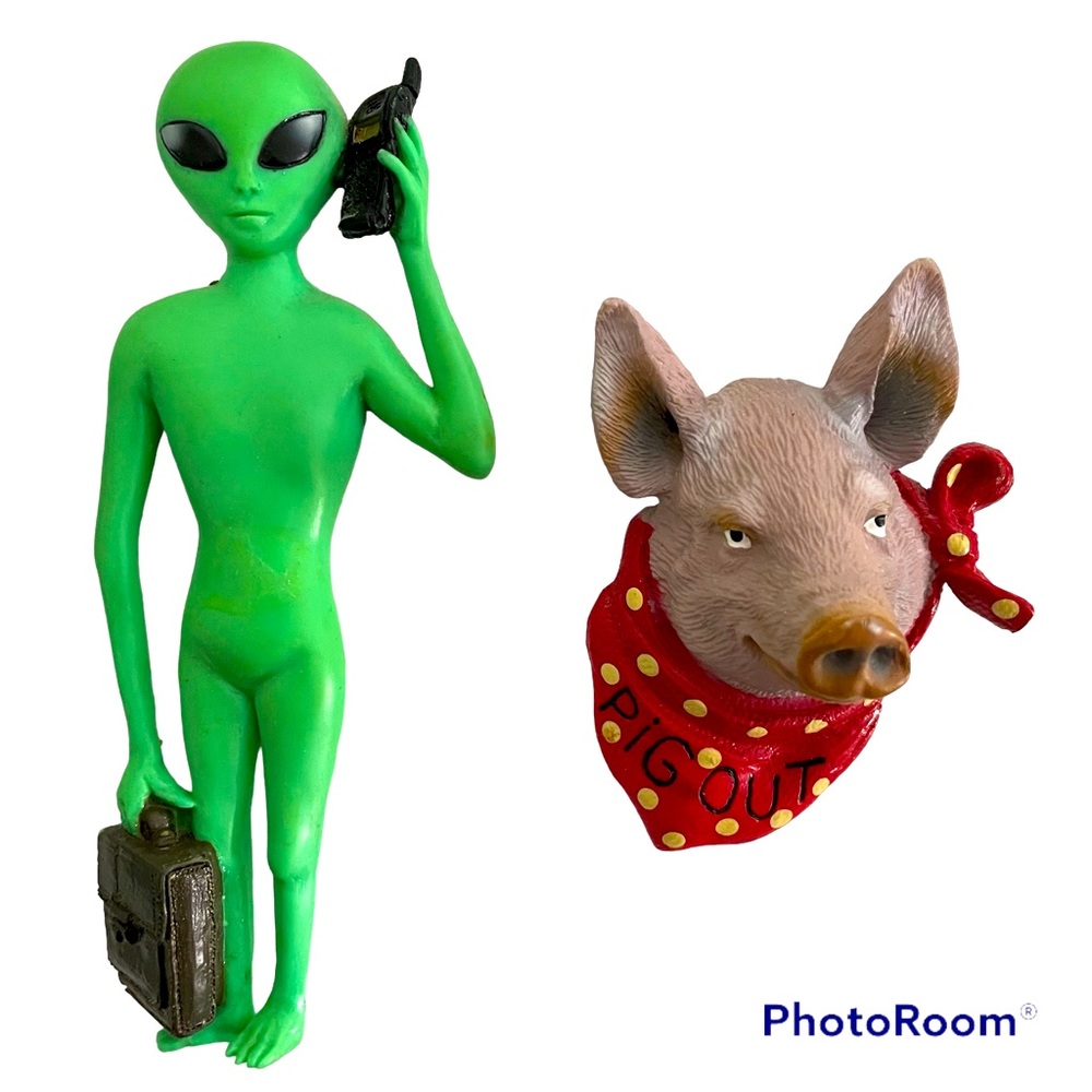 Magnets Pig Out and Green Martian Frig Hangouts will add Fun to any Room